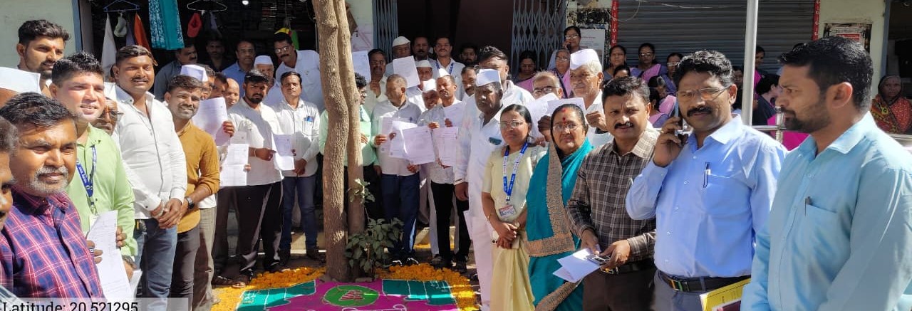 ठेंगोडा येथून “गाव भेट समाधान शिबिर”ला उत्साहात प्रारंभ; तलाठी दीपक मोठे यांच्या कार्याचे कौतुक